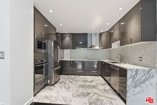 1100 Alta Loma Road 602, West Hollywood, CA 90069