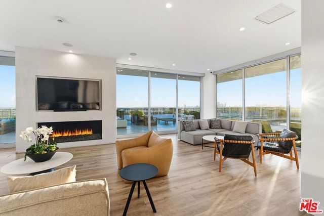 1100 Alta Loma Road 602, West Hollywood, CA 90069