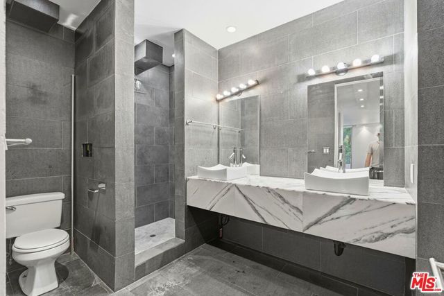 1100 Alta Loma Road 602, West Hollywood, CA 90069
