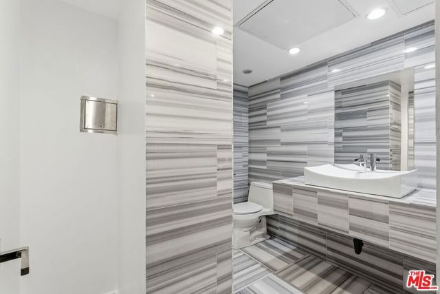 1100 Alta Loma Road 602, West Hollywood, CA 90069