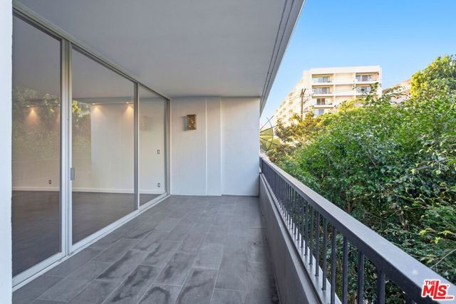 1100 Alta Loma Road 602, West Hollywood, CA 90069