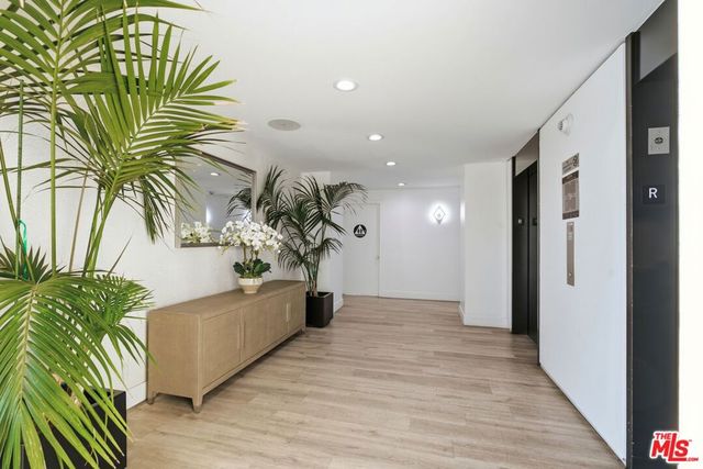 1100 Alta Loma Road 602, West Hollywood, CA 90069