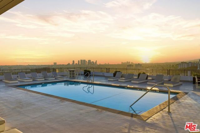 1100 Alta Loma Road 602, West Hollywood, CA 90069