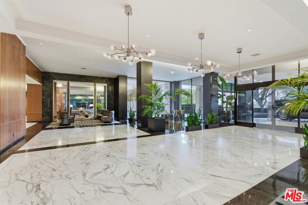 1100 Alta Loma Road 602, West Hollywood, CA 90069