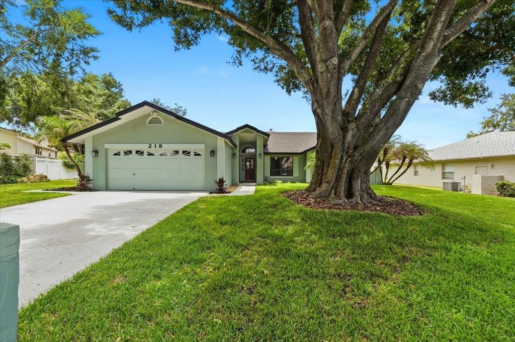 218 LAKE HARTRIDGE DRIVE NW, Winter Haven, FL 33881
