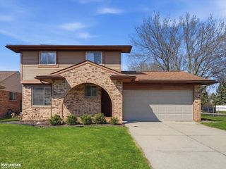 45833 Heatherwoode Lane, Macomb Twp, MI 48044