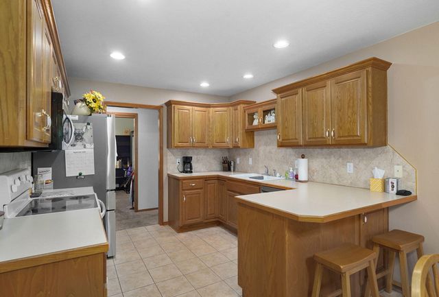 5047 S Greenfield Road, Battlefield, MO 65619