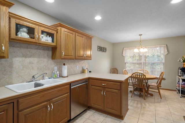 5047 S Greenfield Road, Battlefield, MO 65619