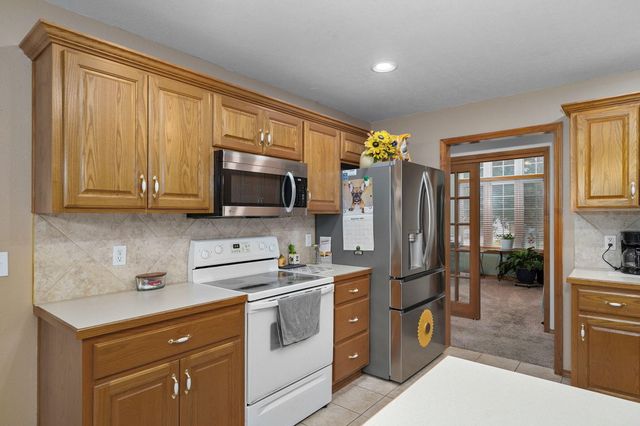 5047 S Greenfield Road, Battlefield, MO 65619