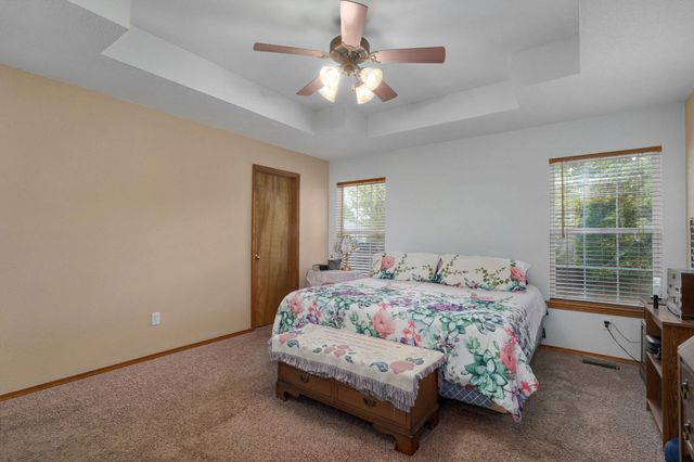 5047 S Greenfield Road, Battlefield, MO 65619