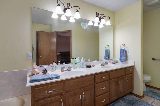 5047 S Greenfield Road, Battlefield, MO 65619