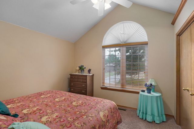 5047 S Greenfield Road, Battlefield, MO 65619