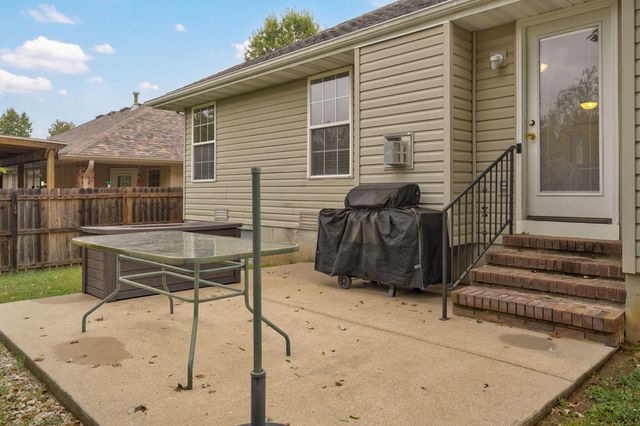 5047 S Greenfield Road, Battlefield, MO 65619