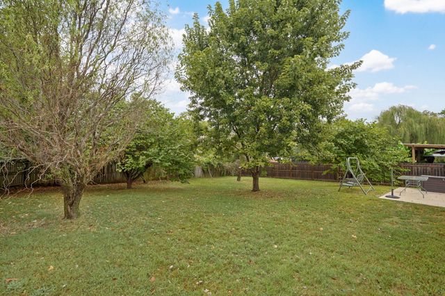 5047 S Greenfield Road, Battlefield, MO 65619