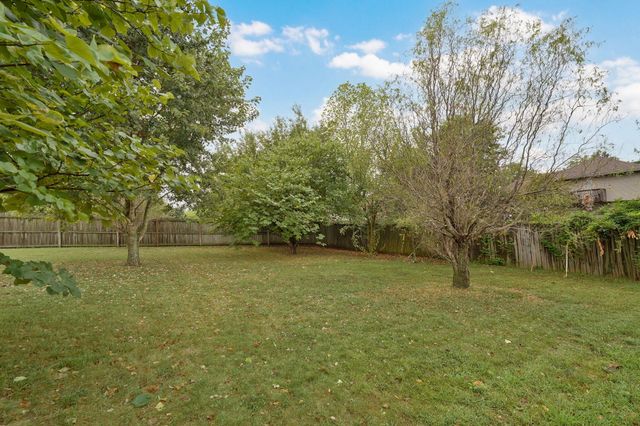 5047 S Greenfield Road, Battlefield, MO 65619