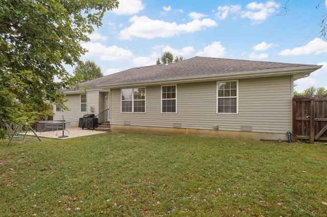 5047 S Greenfield Road, Battlefield, MO 65619
