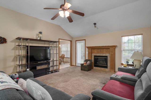 5047 S Greenfield Road, Battlefield, MO 65619