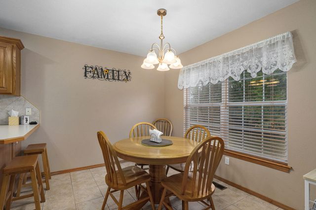 5047 S Greenfield Road, Battlefield, MO 65619