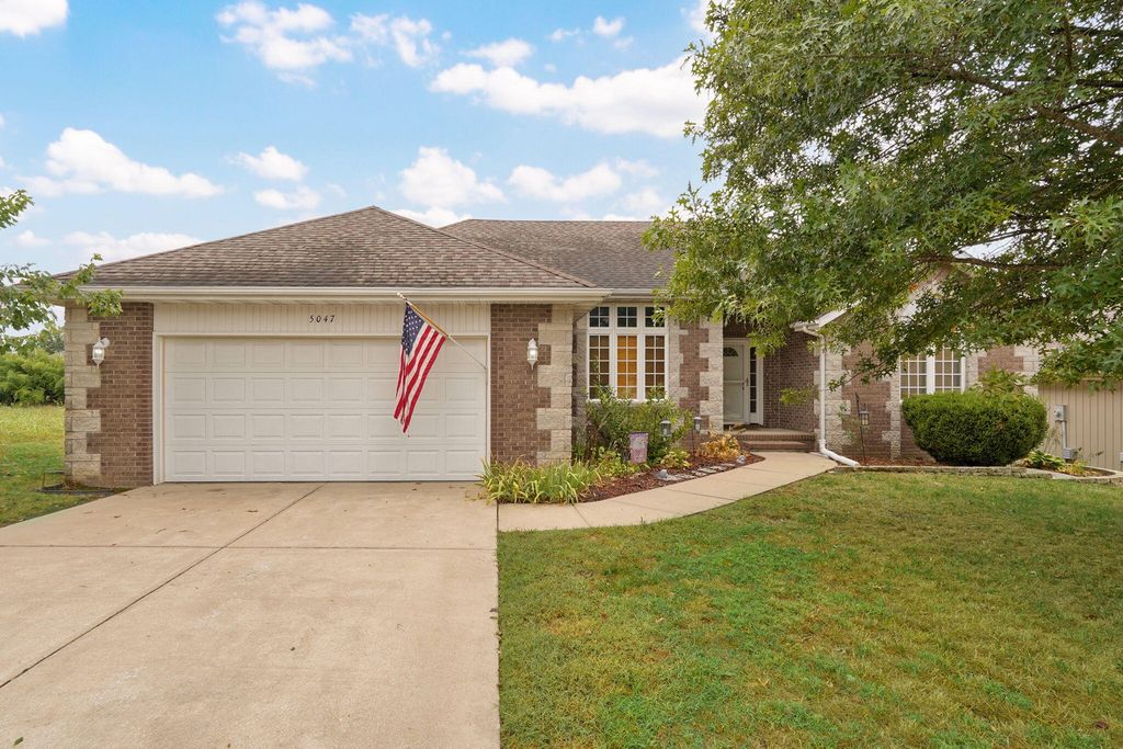 5047 S Greenfield Road, Battlefield, MO 65619
