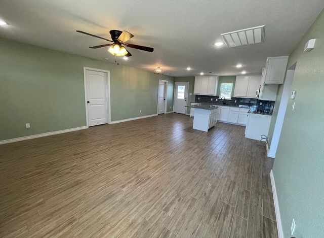 109 Spruce Tree Court, Poolville, TX 76487