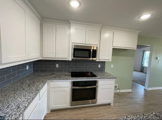 109 Spruce Tree Court, Poolville, TX 76487