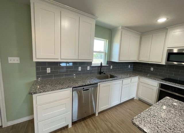 109 Spruce Tree Court, Poolville, TX 76487