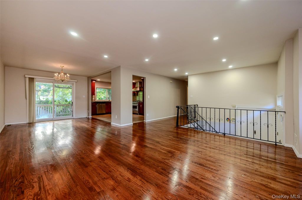 559 Leheigh Lane, Woodmere, NY 11598 — photo 4
