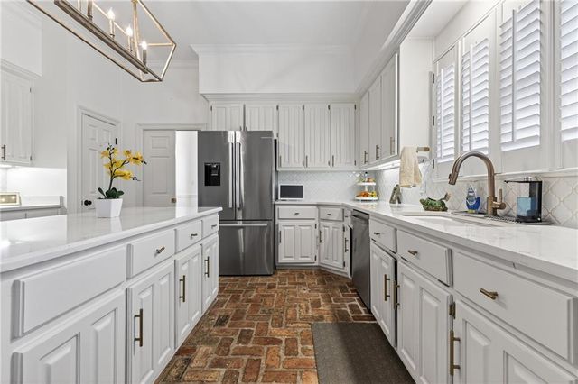 7000 Charleston Oaks Drive N, Mobile, AL 36695