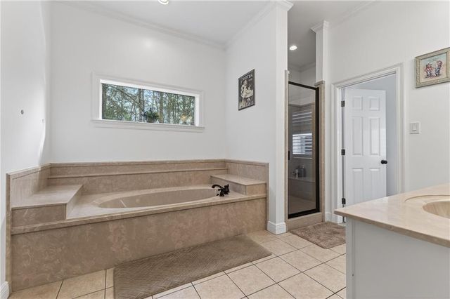 7000 Charleston Oaks Drive N, Mobile, AL 36695