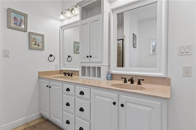 7000 Charleston Oaks Drive N, Mobile, AL 36695