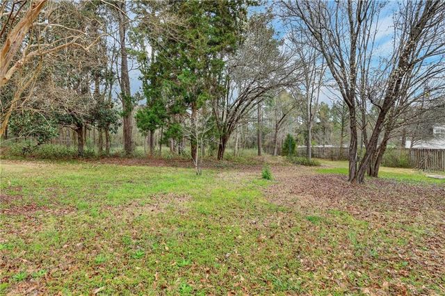 7000 Charleston Oaks Drive N, Mobile, AL 36695