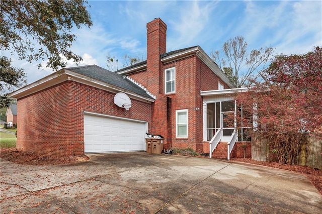 7000 Charleston Oaks Drive N, Mobile, AL 36695