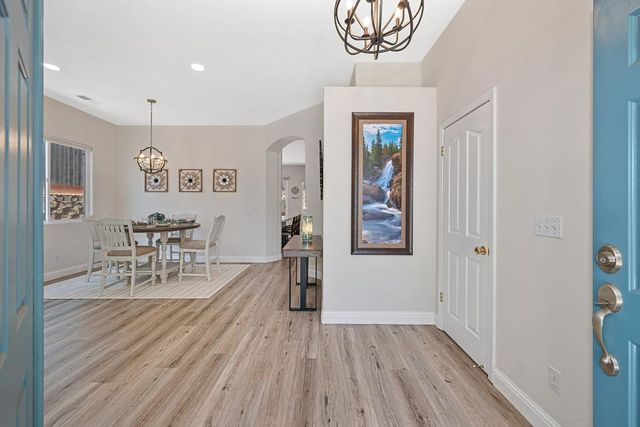 1010 Thompson Cir, Folsom, CA 95630