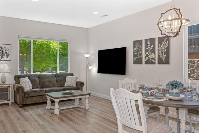 1010 Thompson Cir, Folsom, CA 95630