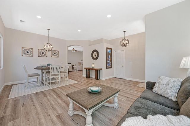 1010 Thompson Cir, Folsom, CA 95630