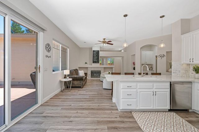 1010 Thompson Cir, Folsom, CA 95630
