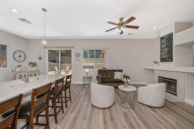 1010 Thompson Cir, Folsom, CA 95630