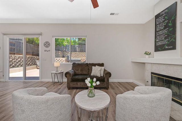 1010 Thompson Cir, Folsom, CA 95630