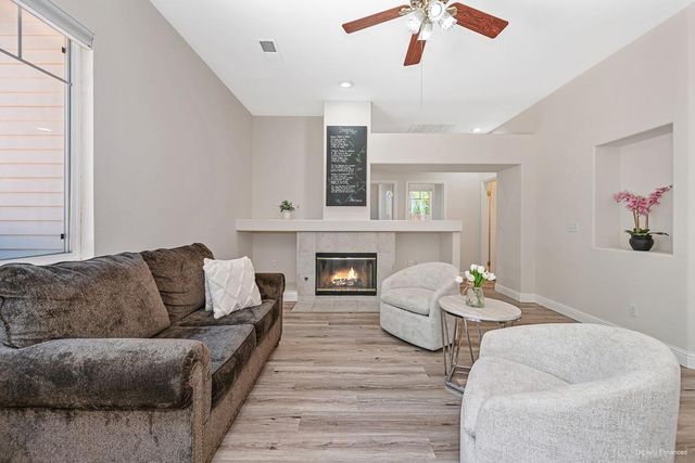 1010 Thompson Cir, Folsom, CA 95630
