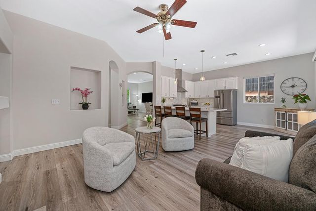 1010 Thompson Cir, Folsom, CA 95630