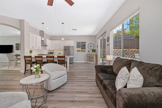1010 Thompson Cir, Folsom, CA 95630