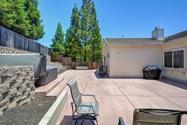 1010 Thompson Cir, Folsom, CA 95630