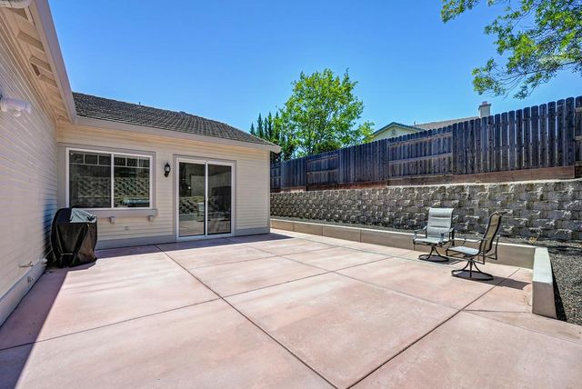 1010 Thompson Cir, Folsom, CA 95630