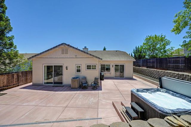 1010 Thompson Cir, Folsom, CA 95630