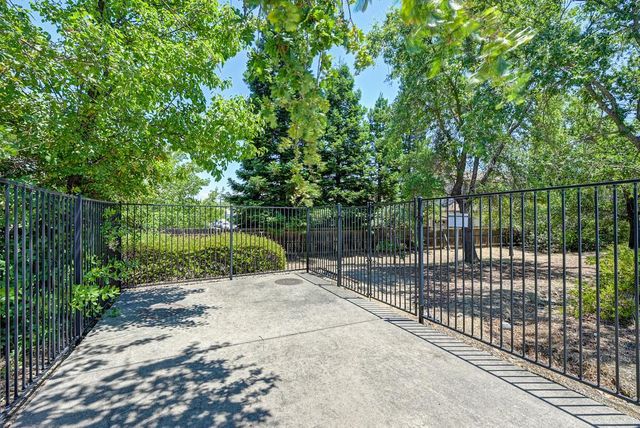 1010 Thompson Cir, Folsom, CA 95630