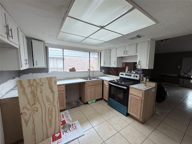 7646 Winkle Wood Lane, Houston, TX 77086