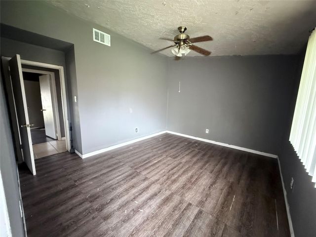 7646 Winkle Wood Lane, Houston, TX 77086