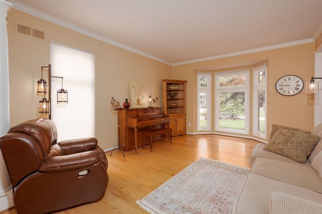 3801 Fawn Drive, Rochester, MI 48306