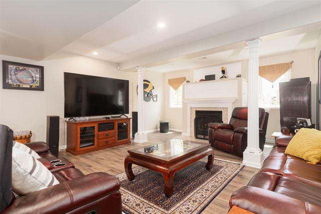 3801 Fawn Drive, Rochester, MI 48306