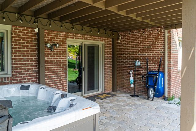 3801 Fawn Drive, Rochester, MI 48306